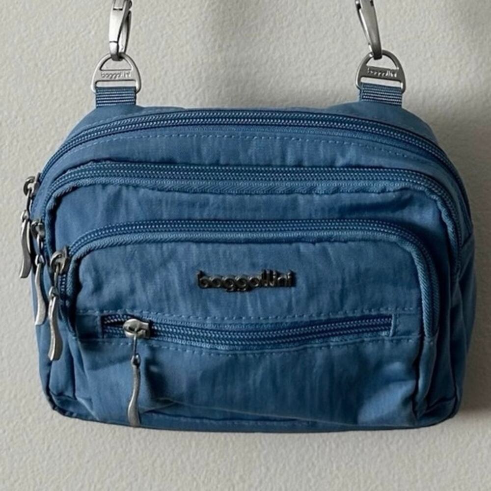 Baggallini Crossbody - Picture 2 of 10